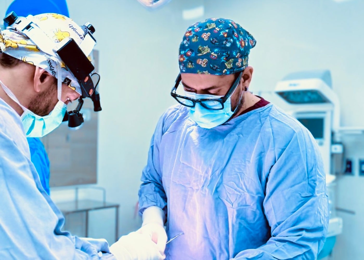 Dr. Antonio Tovar en práctica clínica
